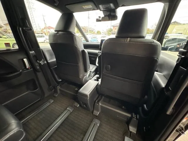 Toyota NOAH HYBRID S-Z 2023 — миниатюра 5