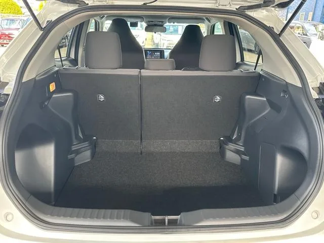Toyota YARIS CROSS HYBRID X 2025 — миниатюра 5