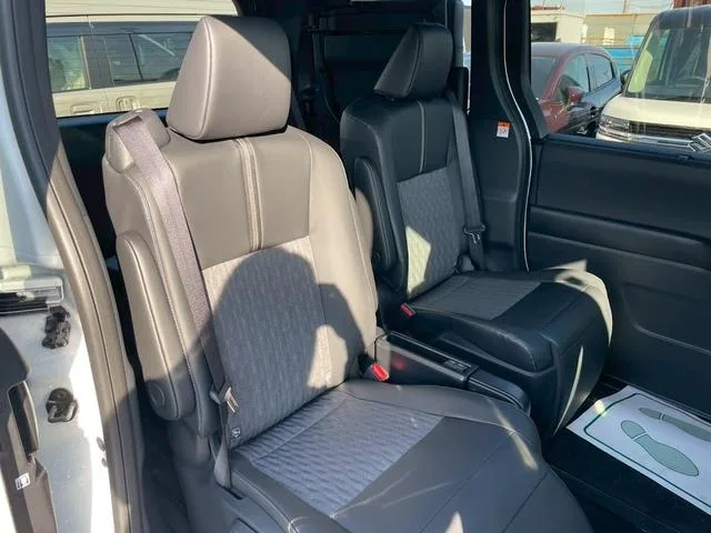 Toyota NOAH S-Z 2025 — миниатюра 4