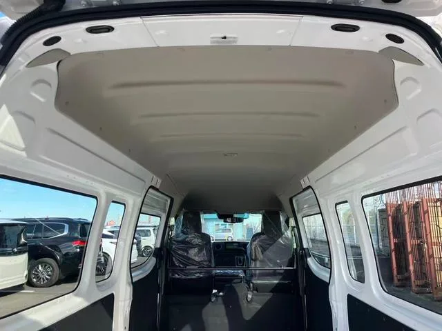 Nissan NV350CARAVAN VAN SUPER LONG DX 2025 — миниатюра 4
