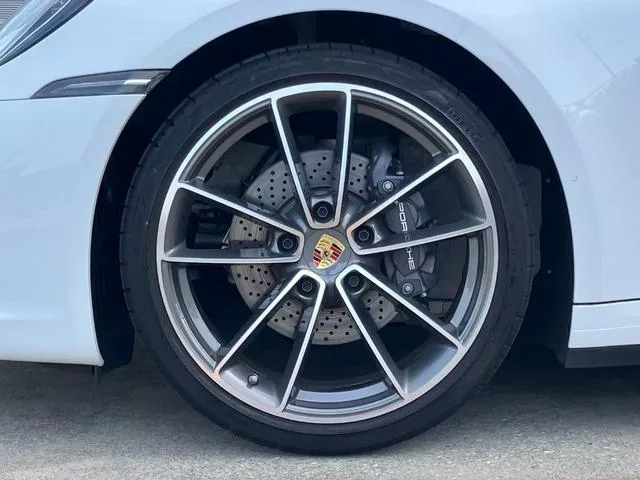Porsche 911 2024 — миниатюра 3