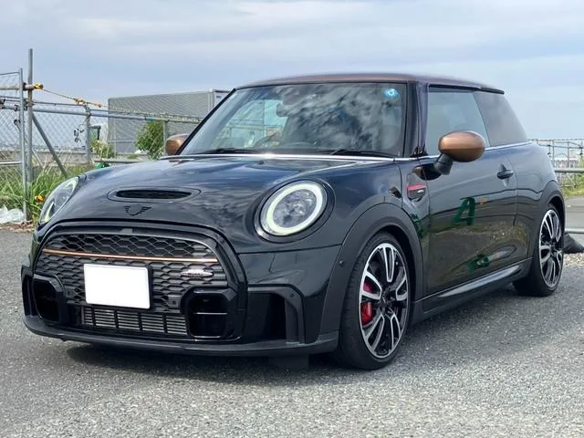 MINI MINI JOHN COOPER WORKS PREMIUM PLUS PACKAGE JOHN COOPER WORKS TRIM 2023 — фото 1, купить с доставкой в Москву