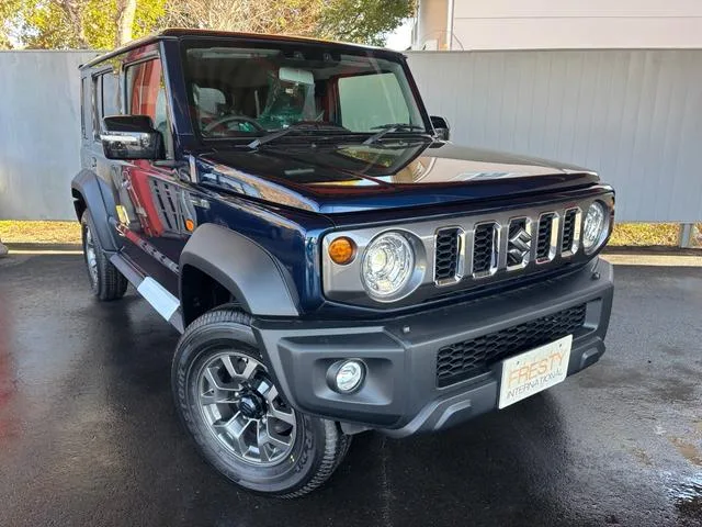 Suzuki JIMNY NOMADE FC 2026 — фото 1, купить с доставкой в Москву