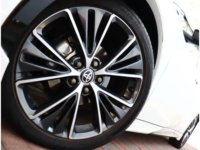 Toyota Prius Z 2023 — миниатюра 5