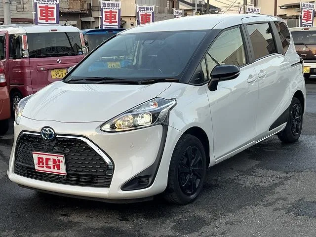 Toyota SIENTA HYBRID G SAFETY EDITION II 2022 — фото 1, купить с доставкой в Москву