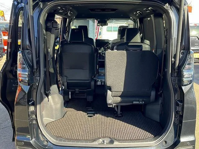 Toyota VOXY HYBRID S-Z 2023 — миниатюра 5
