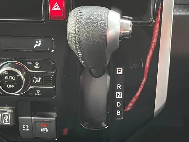 Toyota ROOMY CUSTOM G-T 2023 — миниатюра 5