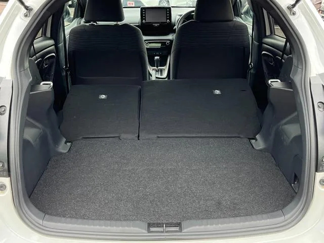Toyota YARIS HYBRID Z 2022 — миниатюра 2