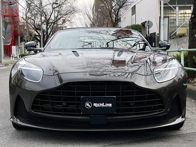 Aston Martin DB12 VOLANTE BASE GRADE 2025 — миниатюра 4