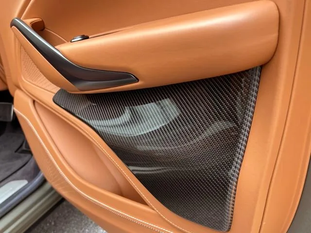 Aston Martin DBX 707 2023 — миниатюра 4
