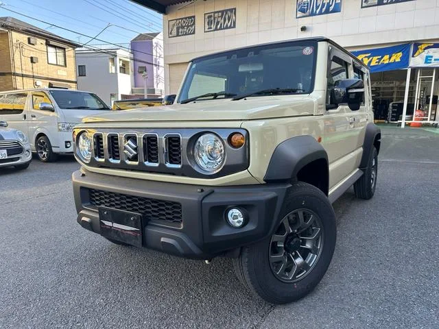 Suzuki JIMNY NOMADE FC 2025 — фото 1, купить с доставкой в Москву