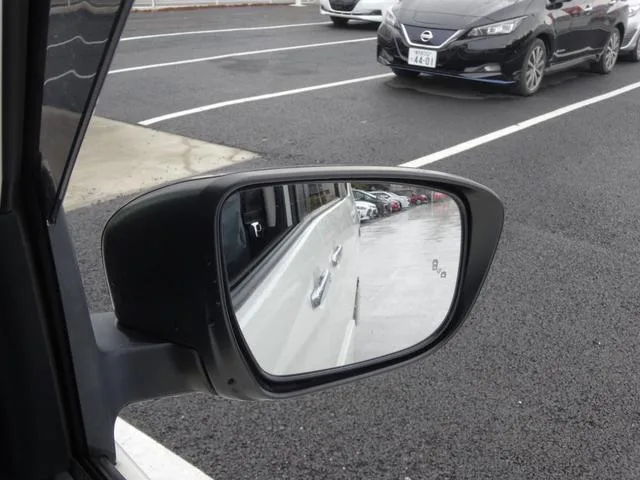 Nissan SERENA E-POWER HIGHWAY STAR V 2022 — миниатюра 5