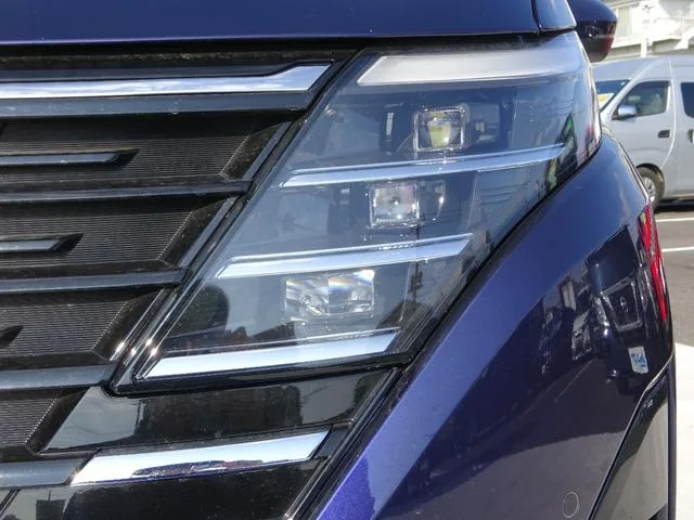 Nissan SERENA E-POWER HIGHWAY STAR V 2024 — миниатюра 3