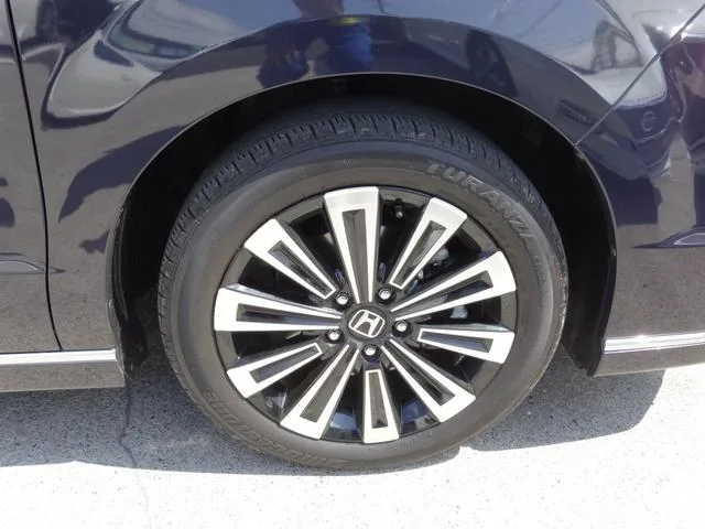 Honda STEPWAGON E:HEV SPADA PREMIUM LINE 2025 — миниатюра 4