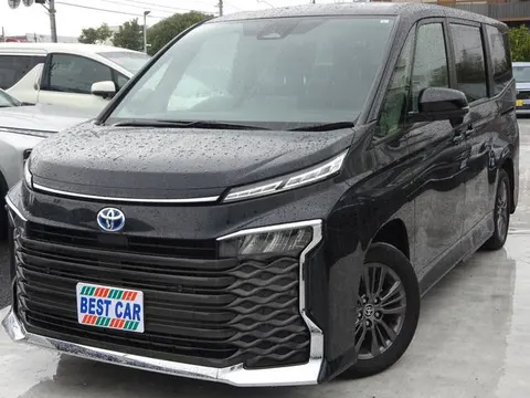 Toyota VOXY 2023 купить в Москве