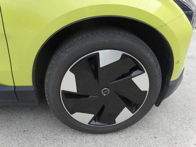 Volvo EX30 ULTRA SINGLE MOTOR EXTENDED RANGE 2024 — миниатюра 4