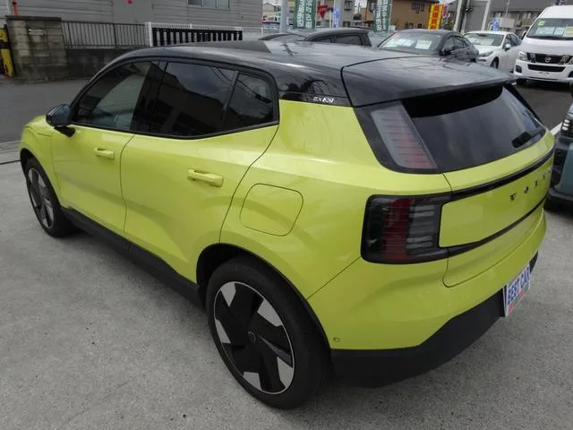 Volvo EX30 ULTRA SINGLE MOTOR EXTENDED RANGE 2024 — миниатюра 5