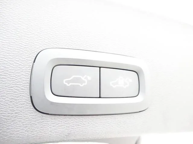 Volvo XC40 RECHARGE RECHARGE ULTIMATE SINGLE MOTOR 2023 — миниатюра 5