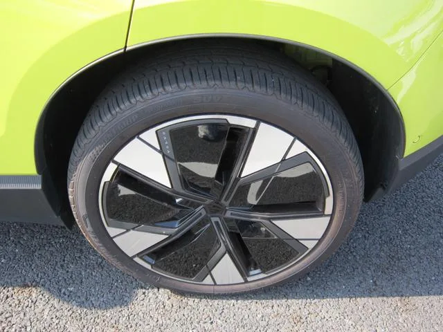 Volvo EX30 ULTRA SINGLE MOTOR EXTENDED RANGE 2024 — миниатюра 3