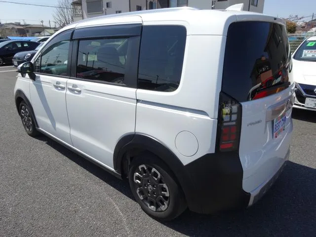 Honda FREED E:HEV CROSSTAR 2024 — миниатюра 5