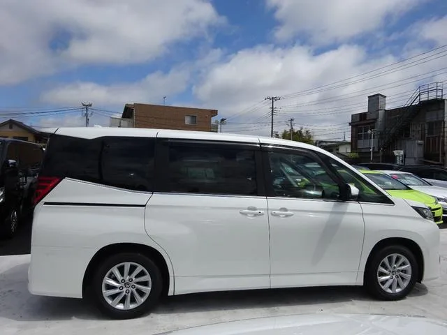 Toyota NOAH HYBRID Z 2023 — миниатюра 5