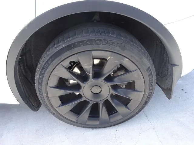 Tesla MODEL Y DUAL MOTOR AWD LONG RANGE 2023 — миниатюра 3