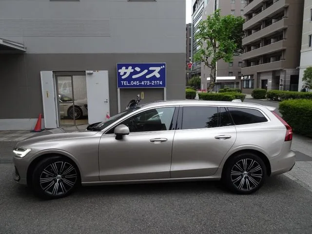 Volvo V60 ULTIMATE B4 2022 — миниатюра 4