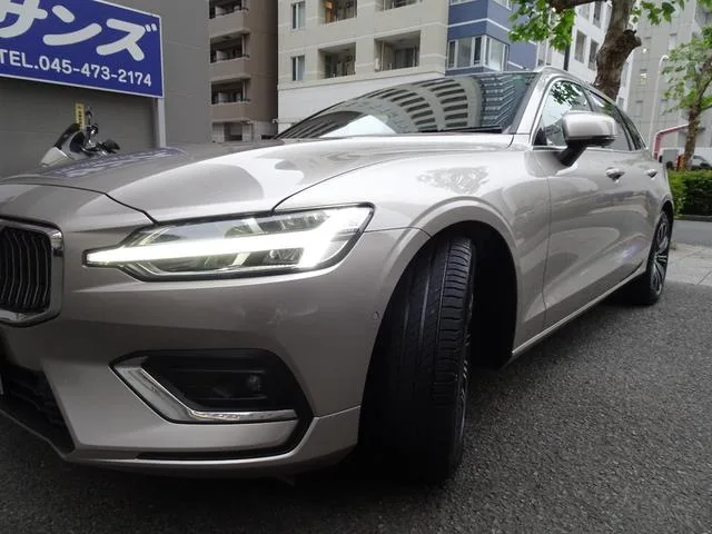 Volvo V60 ULTIMATE B4 2022 — миниатюра 5