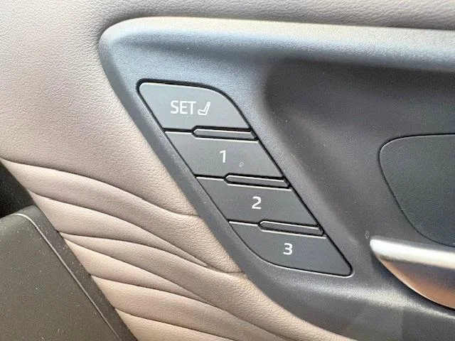 Toyota VELLFIRE HYBRID Z PREMIER 2025 — миниатюра 2