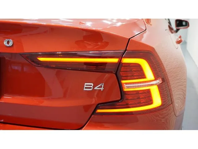 Volvo S60 ULTIMATE B4 2023 — миниатюра 3