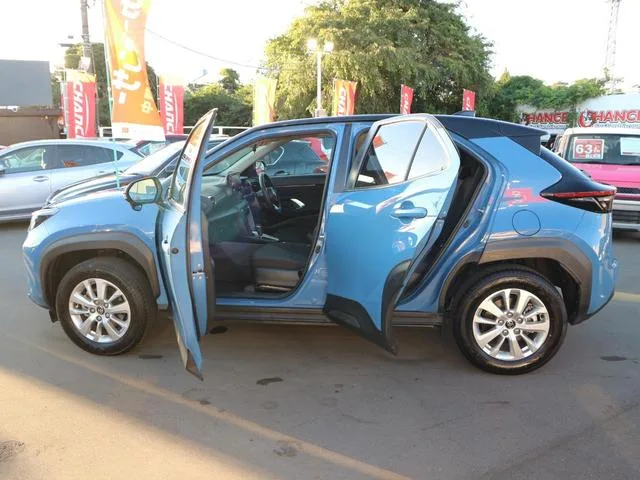 Toyota YARIS CROSS HYBRID G 2023 — миниатюра 3