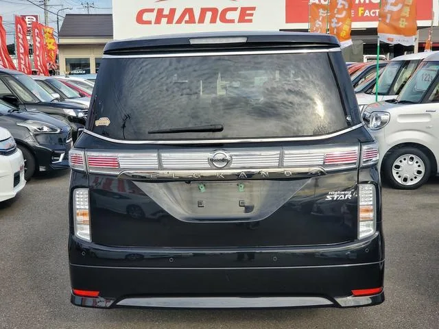 Nissan ELGRAND 250HIGHWAY STAR S 2022 — миниатюра 3