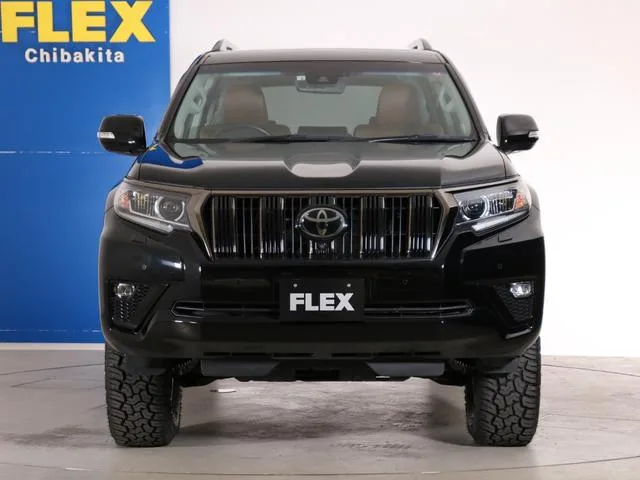 Toyota LAND CRUISER PRADO TX L PACKAGE 70TH ANNIVERSARY LIMITED 2022 — миниатюра 5