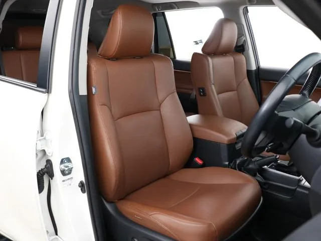 Toyota LAND CRUISER PRADO TX L PACKAGE 70TH ANNIVERSARY LIMITED 2022 — миниатюра 4