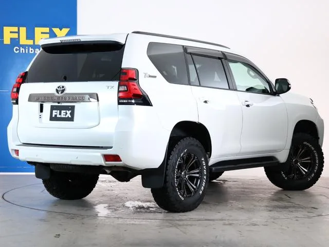 Toyota LAND CRUISER PRADO TX L PACKAGE 70TH ANNIVERSARY LIMITED 2022 — миниатюра 3
