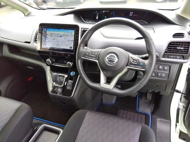 Nissan SERENA E-POWER HIGHWAY STAR V 2022 — миниатюра 4