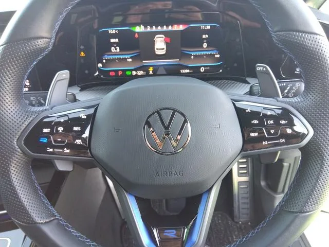 Volkswagen Golf R 20 YEARS 2023 — миниатюра 5