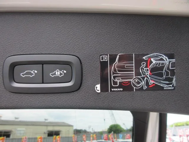 Volvo C40 RECHARGE RECHARGE ULTIMATE TWIN MOTOR 2022 — миниатюра 2