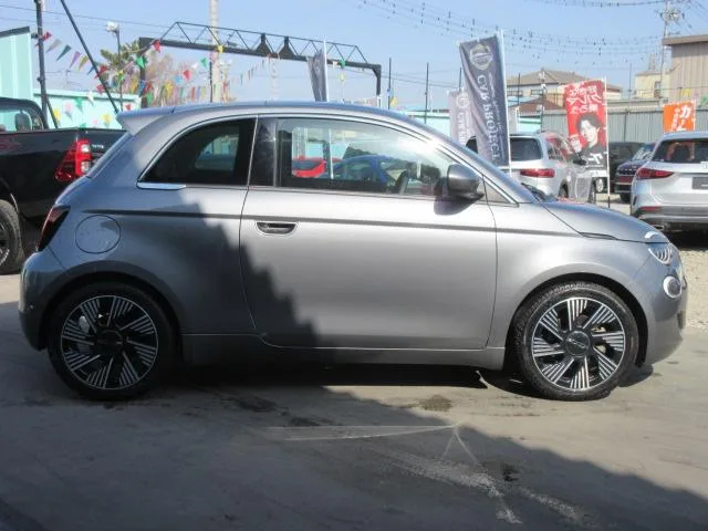 Fiat 500e ICON 2022 — миниатюра 3