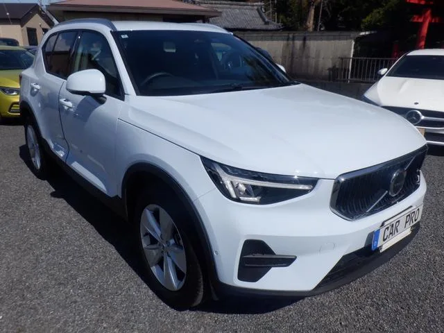 Volvo XC40 PLUS B3 2025 — миниатюра 2