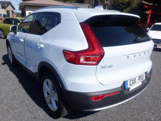 Volvo XC40 PLUS B3 2025 — миниатюра 3