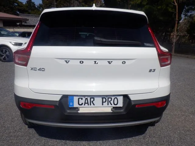 Volvo XC40 B3 MOMENTUM 2022 — миниатюра 2