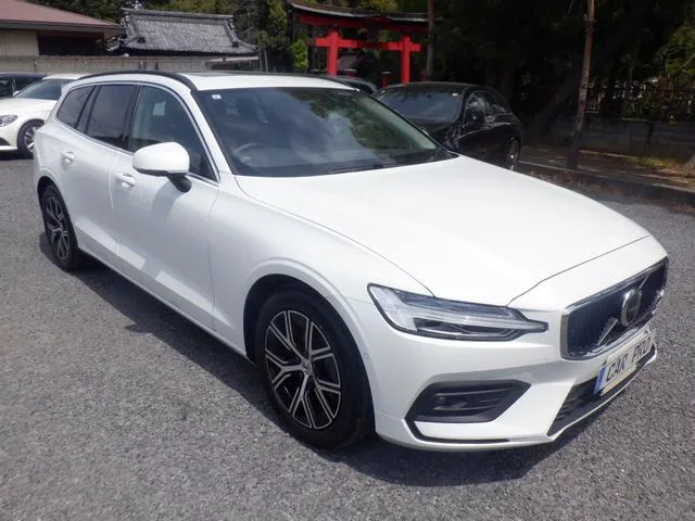 Volvo V60 PLUS B4 2023 — миниатюра 2