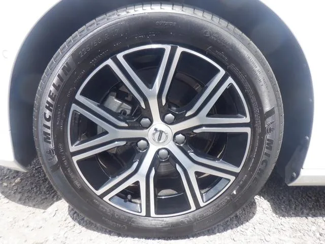 Volvo V60 PLUS B4 2023 — миниатюра 4