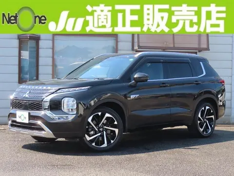 Mitsubishi OUTLANDER PHEV 2023 купить в Москве
