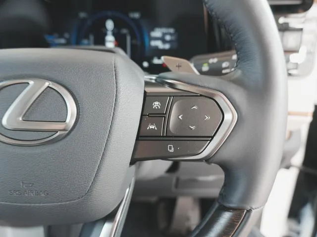 Lexus LM LM500H VERSION L 2025 — миниатюра 5