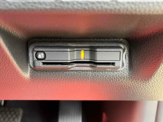 Honda STEPWAGON E:HEV SPADA 2022 — миниатюра 2