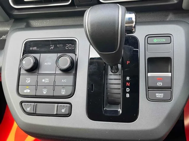 Honda FREED E:HEV CROSSTAR 2024 — миниатюра 3