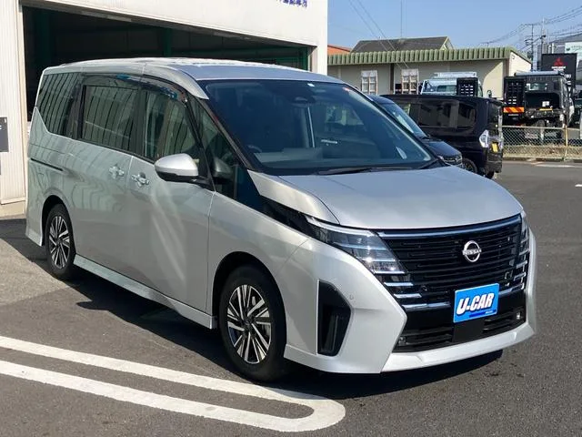 Nissan SERENA E-POWER HIGHWAY STAR V 2023 — миниатюра 4