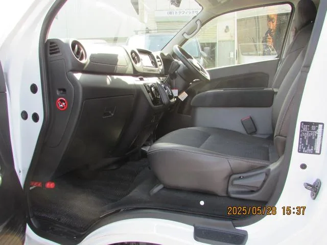 Nissan CARAVAN LONG GRAND PREMIUM GX 2023 — миниатюра 4